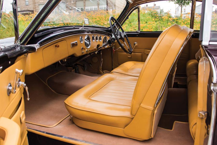 Интерьер Talbot-Lago T26 GSL Coupe 1953 года  (фото 6 из 28)